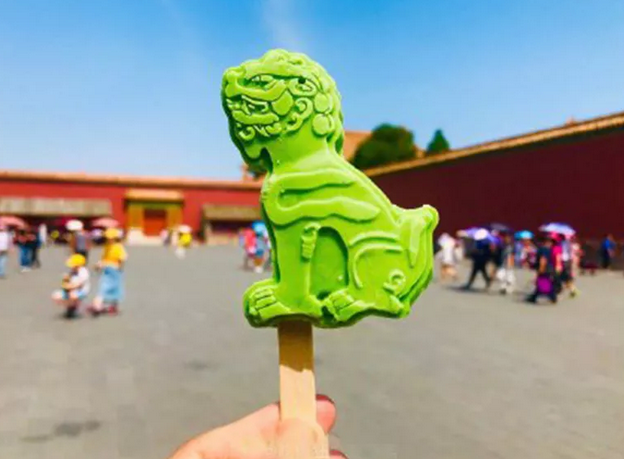 在通往“網(wǎng)紅”的道路上,年近600多歲的故宮真的太拼了!2